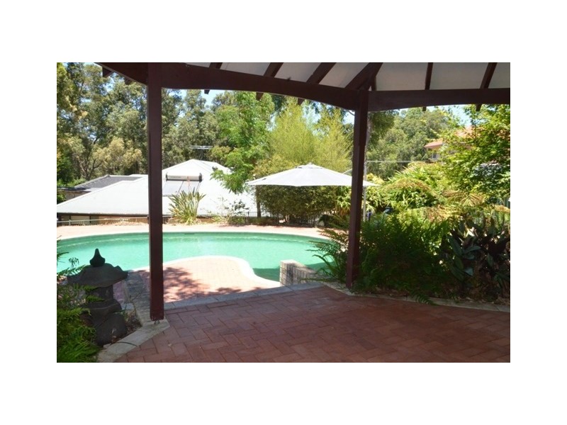 12 Lawnbrook Road East, Bickley WA 6076