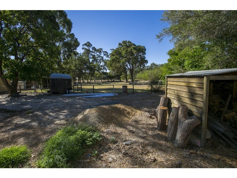 338 Holmes Road, Forrestfield WA 6058