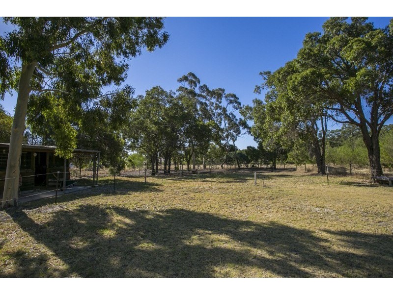 338 Holmes Road, Forrestfield WA 6058