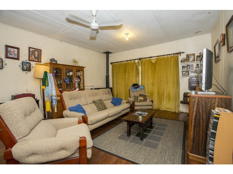 338 Holmes Road, Forrestfield WA 6058