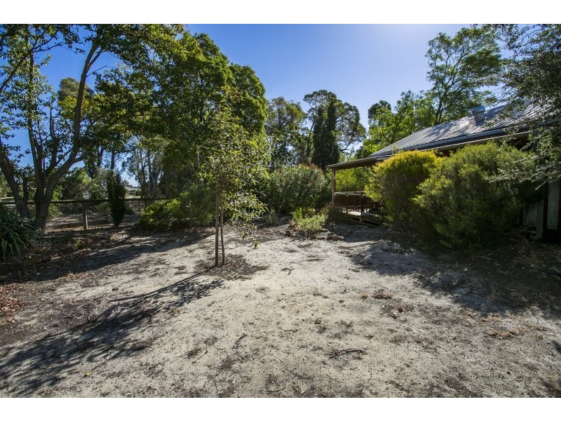 338 Holmes Road, Forrestfield WA 6058