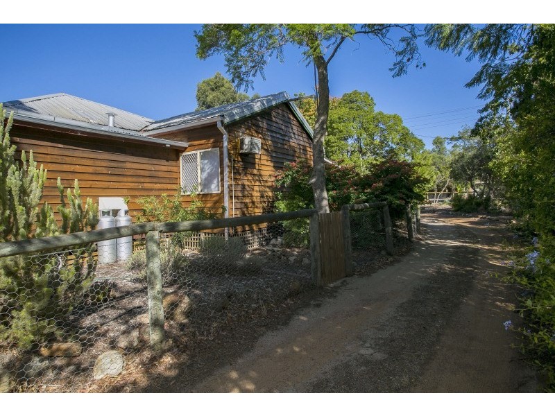 338 Holmes Road, Forrestfield WA 6058