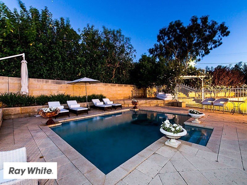 2 Newlands Grove, Gooseberry Hill WA 6076