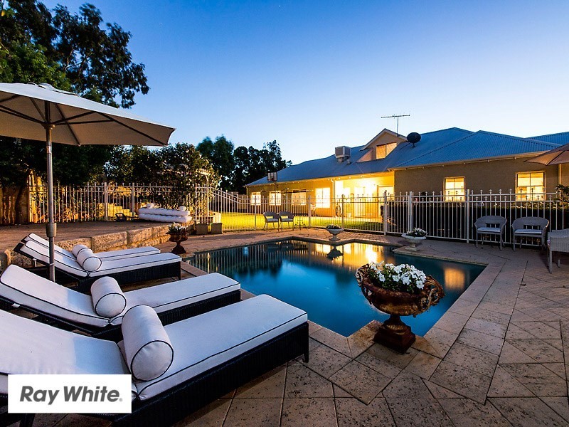 2 Newlands Grove, Gooseberry Hill WA 6076