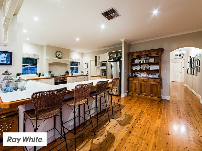 2 Newlands Grove, Gooseberry Hill WA 6076