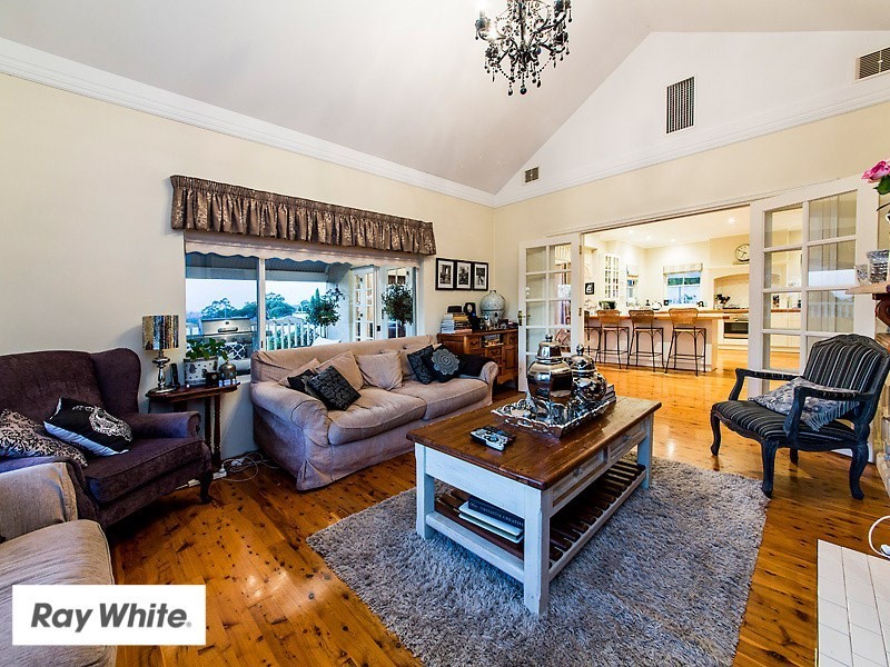 2 Newlands Grove, Gooseberry Hill WA 6076