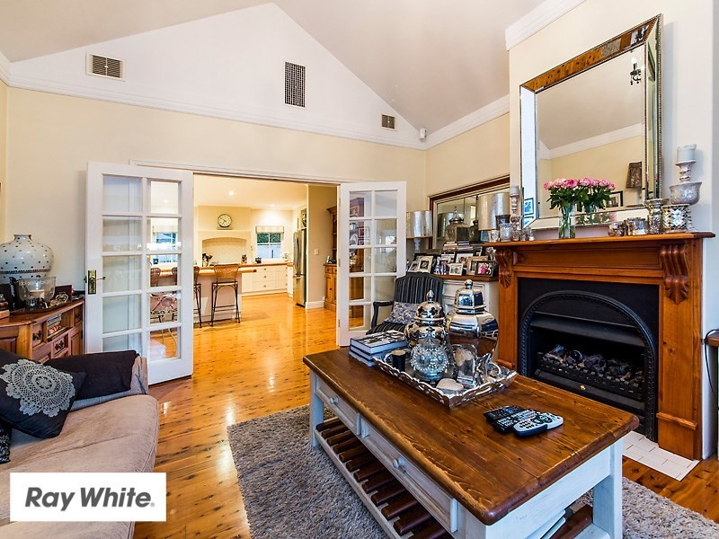 2 Newlands Grove, Gooseberry Hill WA 6076