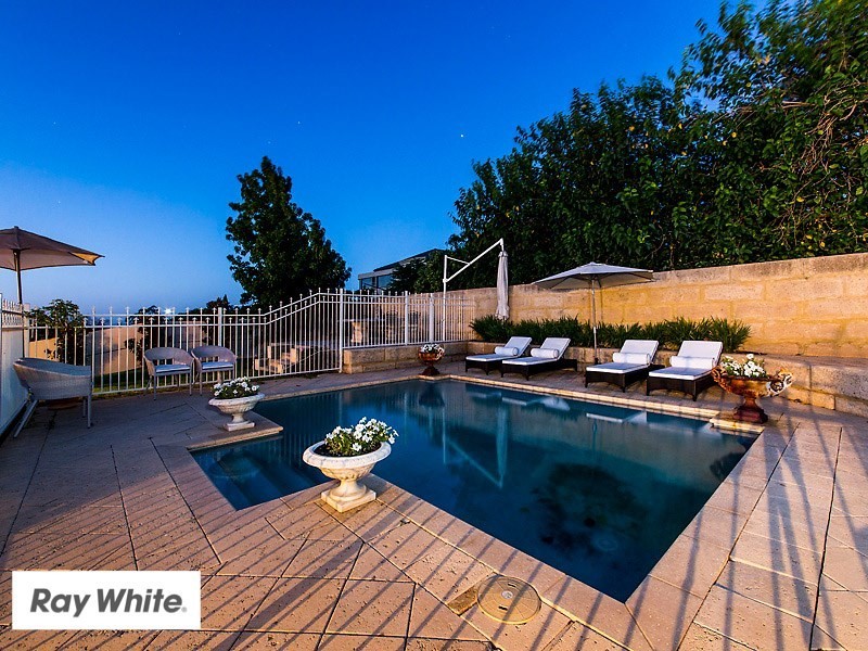 2 Newlands Grove, Gooseberry Hill WA 6076