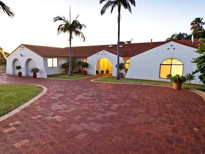 15 Lookout Road, Kalamunda WA 6076