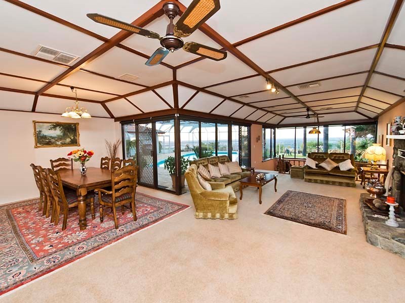 15 Lookout Road, Kalamunda WA 6076