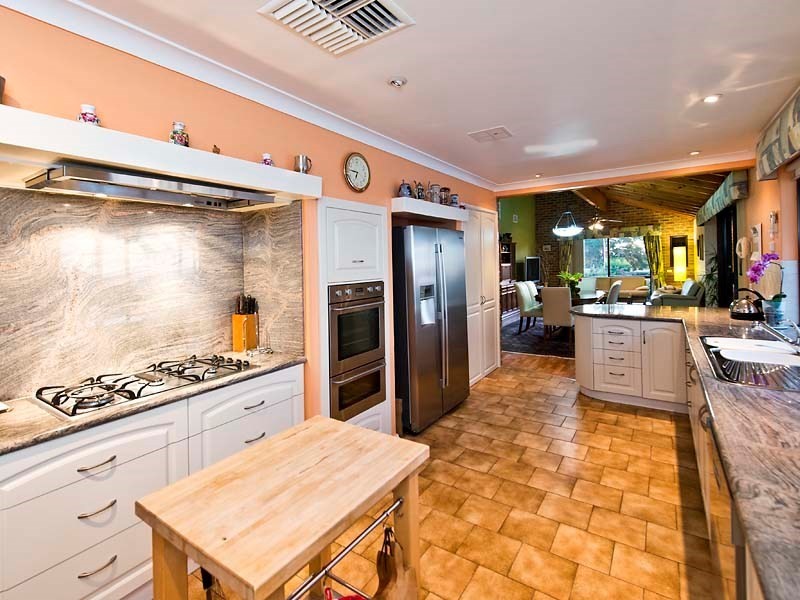 15 Lookout Road, Kalamunda WA 6076