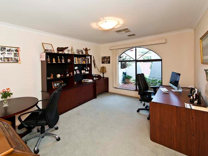 15 Lookout Road, Kalamunda WA 6076