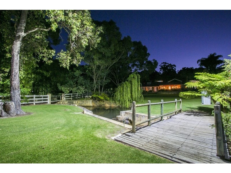 154 Orange Valley Road, Kalamunda WA 6076