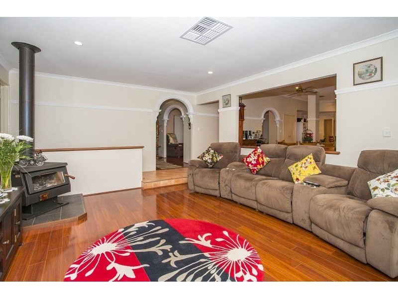 154 Orange Valley Road, Kalamunda WA 6076