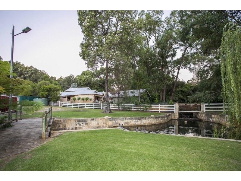 154 Orange Valley Road, Kalamunda WA 6076