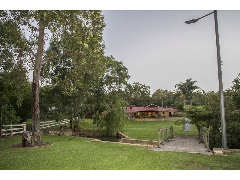 154 Orange Valley Road, Kalamunda WA 6076