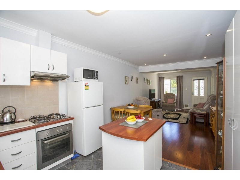 3/2 Headingly Road, Kalamunda WA 6076