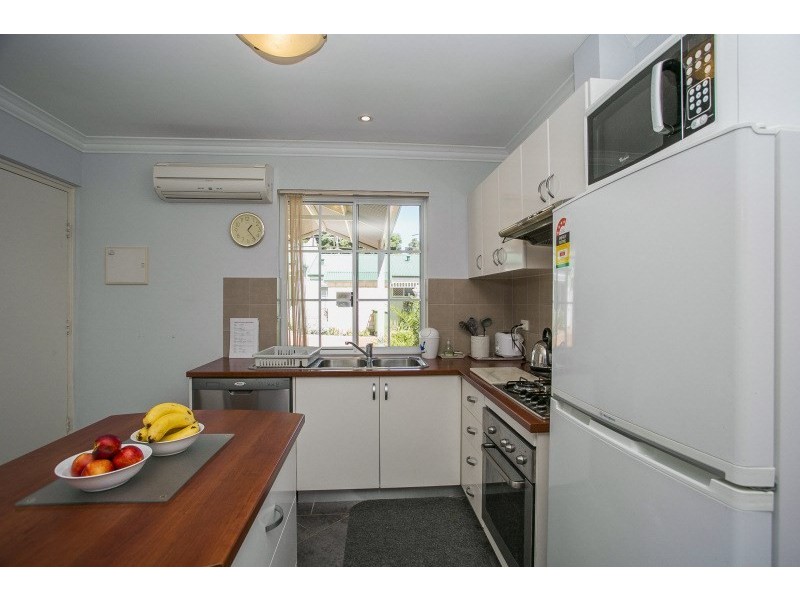 3/2 Headingly Road, Kalamunda WA 6076