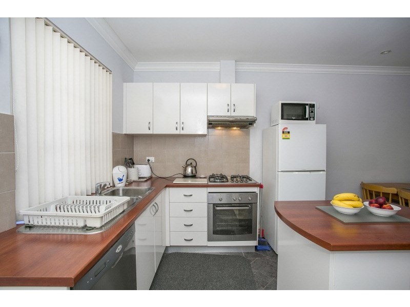 3/2 Headingly Road, Kalamunda WA 6076