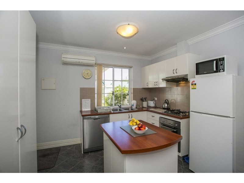 3/2 Headingly Road, Kalamunda WA 6076