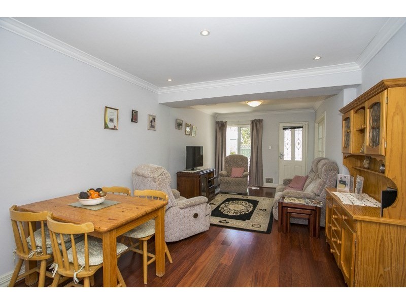 3/2 Headingly Road, Kalamunda WA 6076