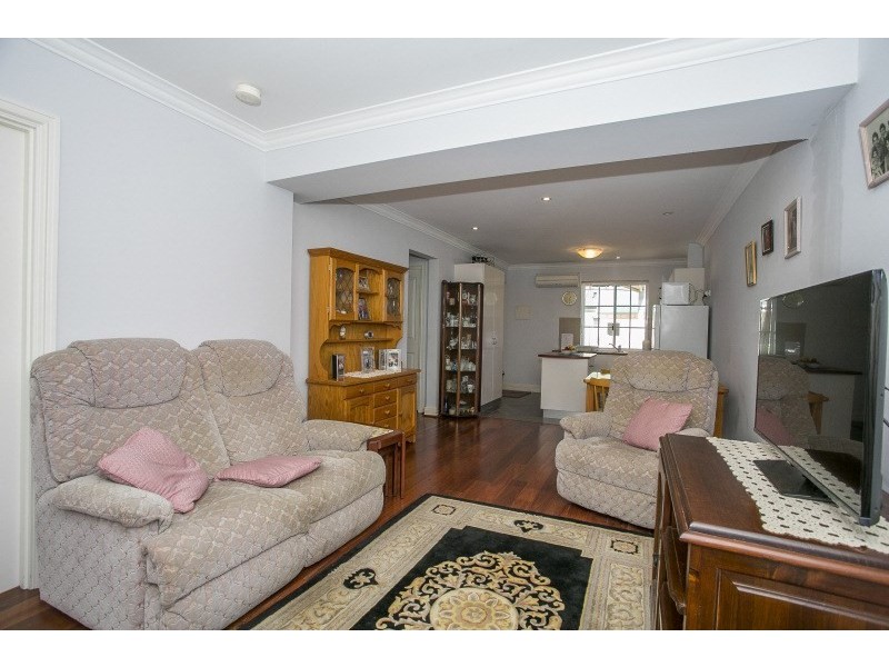 3/2 Headingly Road, Kalamunda WA 6076