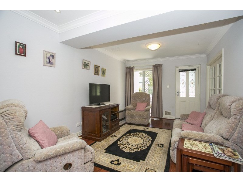 3/2 Headingly Road, Kalamunda WA 6076