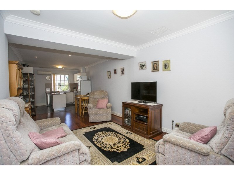 3/2 Headingly Road, Kalamunda WA 6076