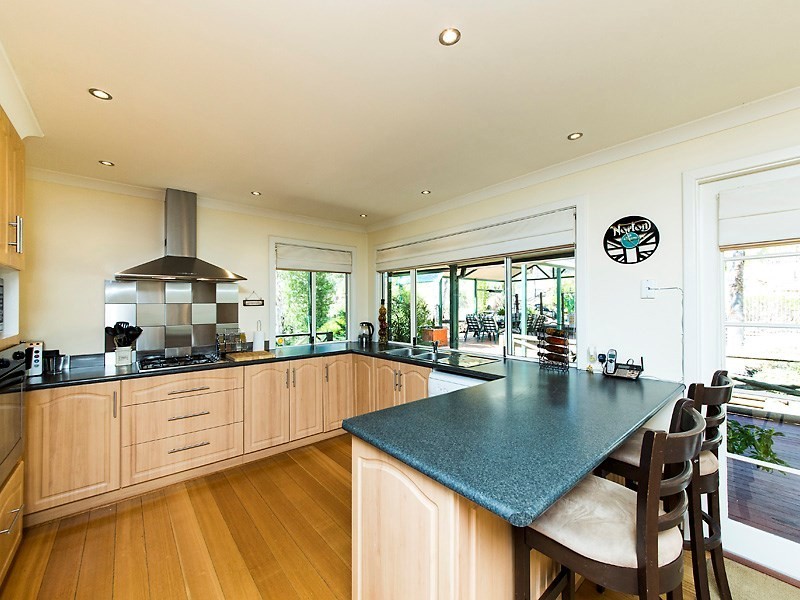 23 Ellis Road, Mount Nasura WA 6112