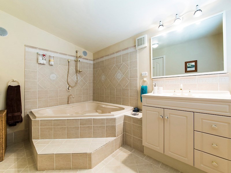 23 Ellis Road, Mount Nasura WA 6112