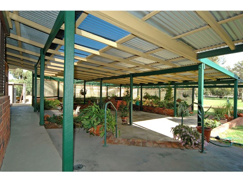 11 Arundel Court, Maida Vale WA 6057