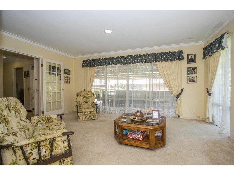 4 Vernallan Way, Lesmurdie WA 6076