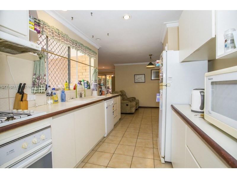 4 Vernallan Way, Lesmurdie WA 6076