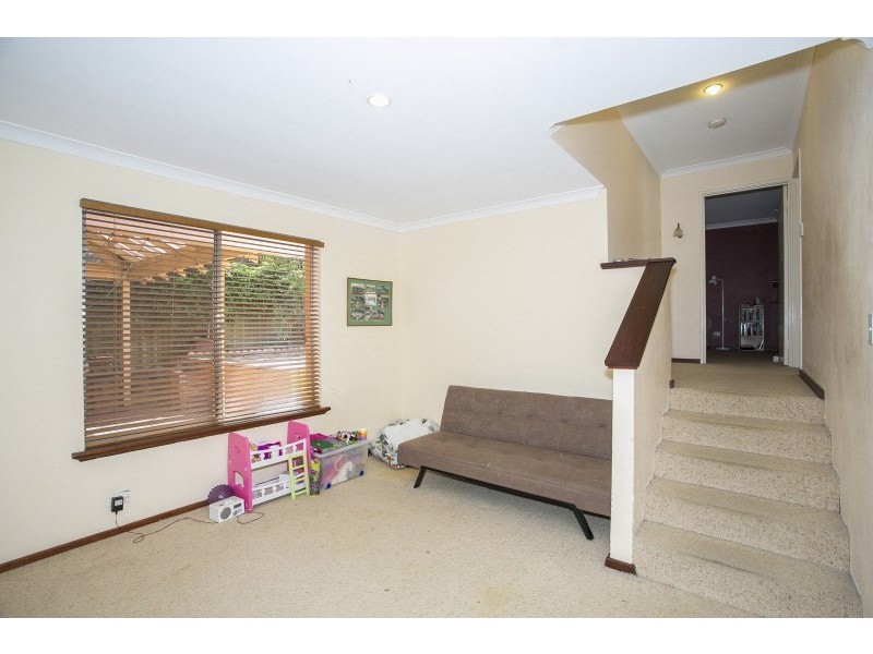 4 Vernallan Way, Lesmurdie WA 6076