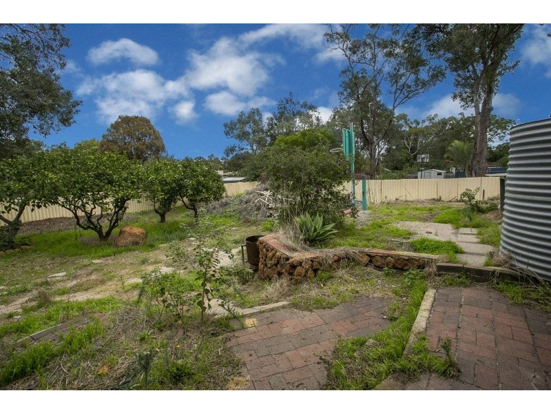 27 Corella Street, Lesmurdie WA 6076
