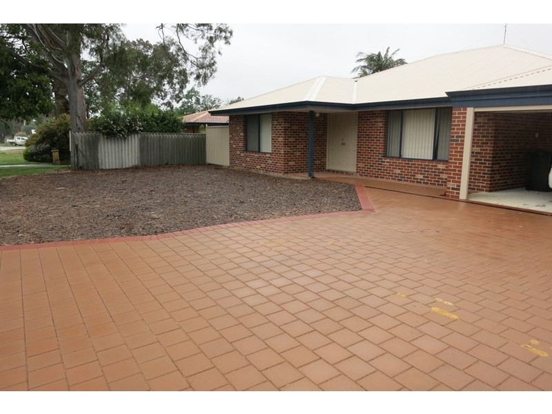 24 Edinburgh Road, Forrestfield WA 6058