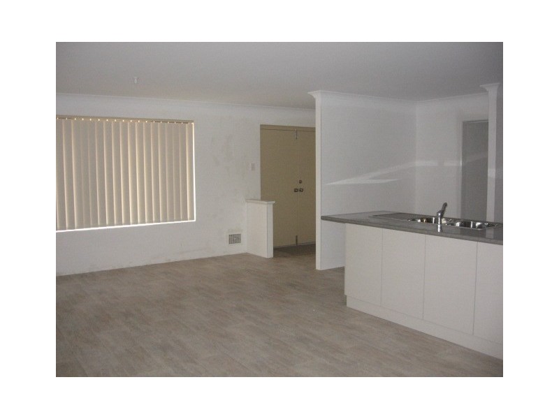 24 Edinburgh Road, Forrestfield WA 6058