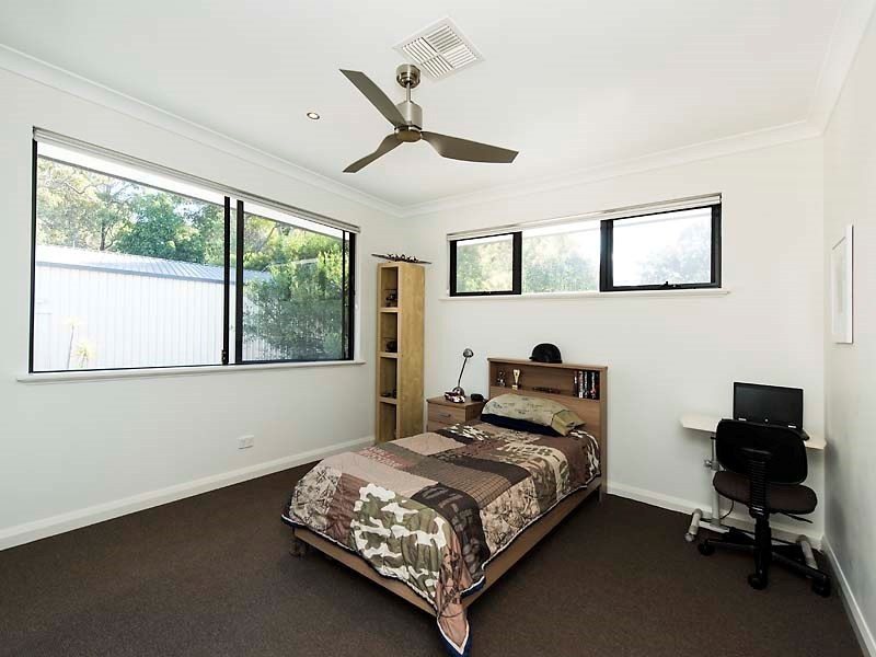 40 Valley Road, Kalamunda WA 6076