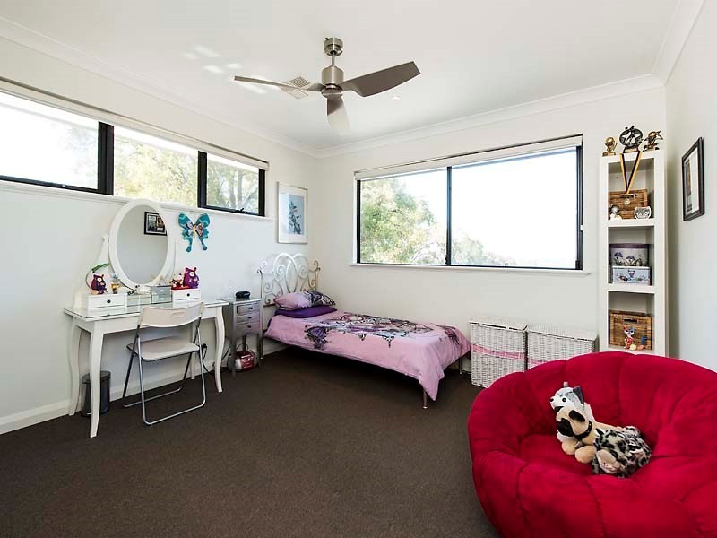 40 Valley Road, Kalamunda WA 6076