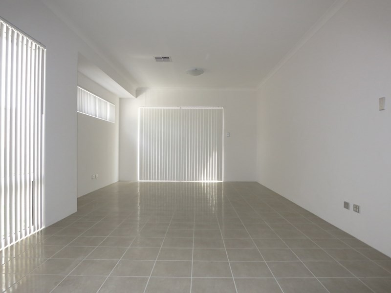 2C White Road, Kalamunda WA 6076