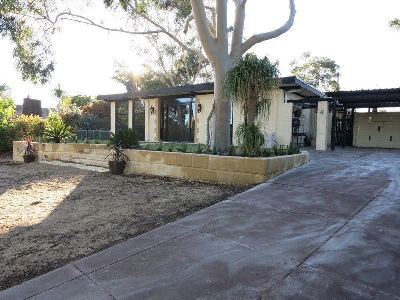 4 Hart Street, Lesmurdie WA 6076