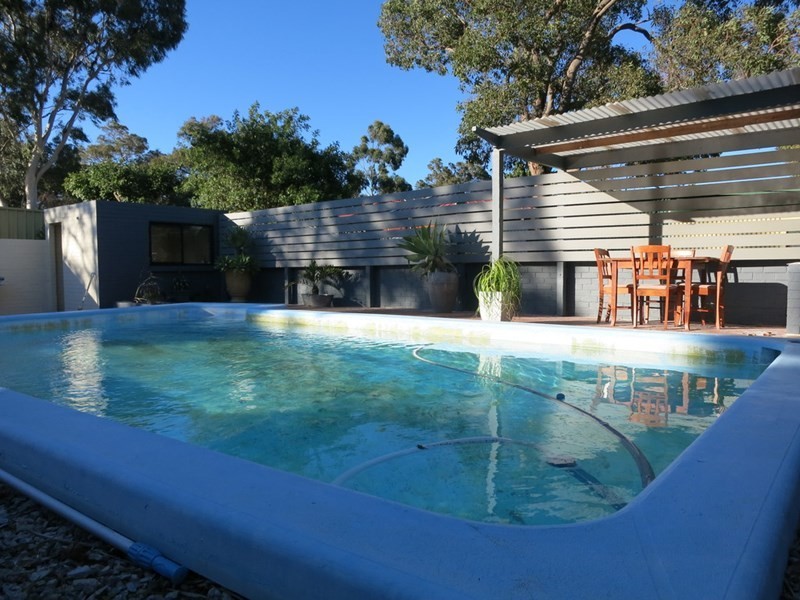 4 Hart Street, Lesmurdie WA 6076
