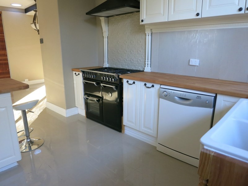 4 Hart Street, Lesmurdie WA 6076