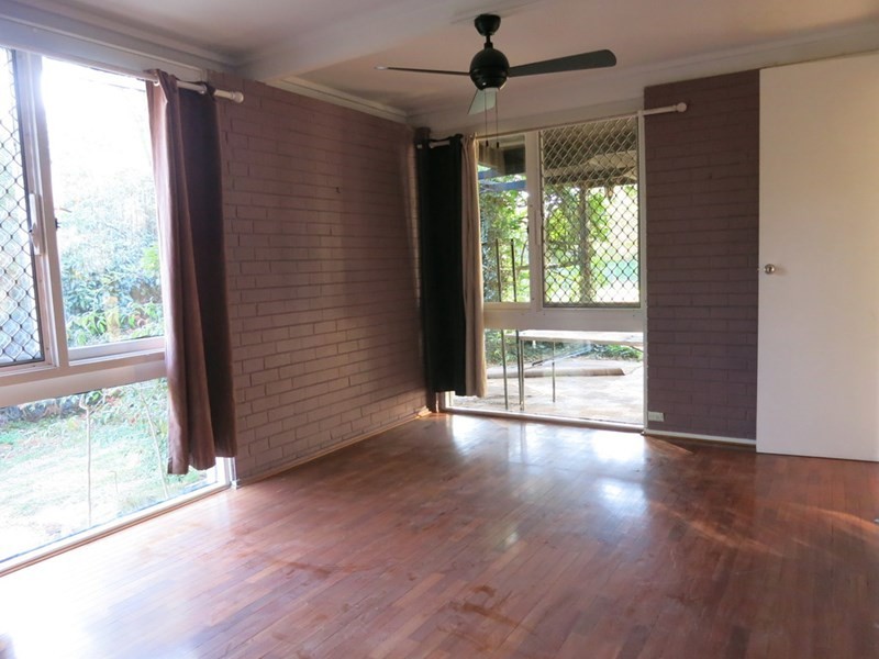 4 Hart Street, Lesmurdie WA 6076