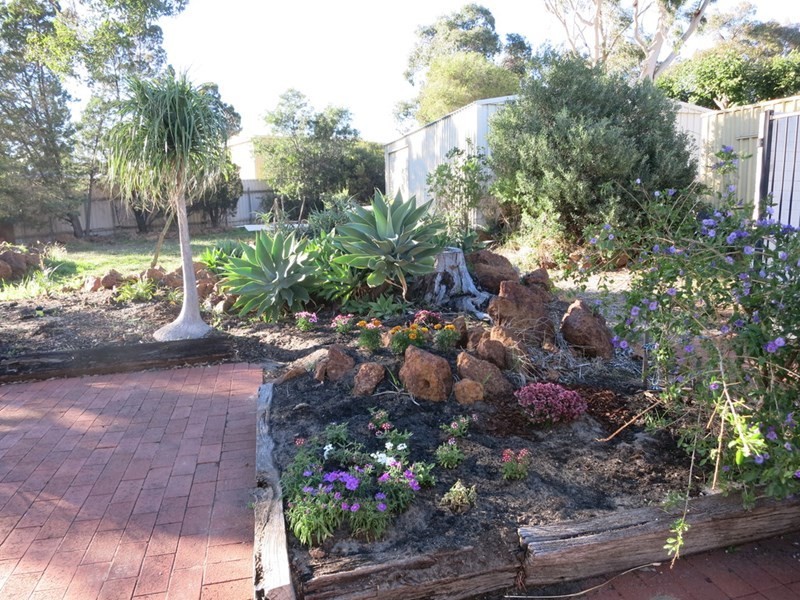 4 Hart Street, Lesmurdie WA 6076