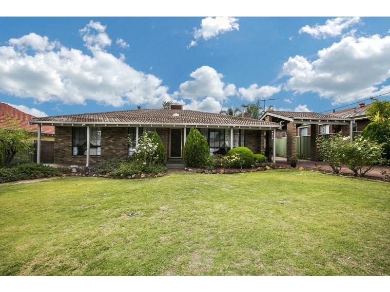 6 Ind Street, Lesmurdie WA 6076