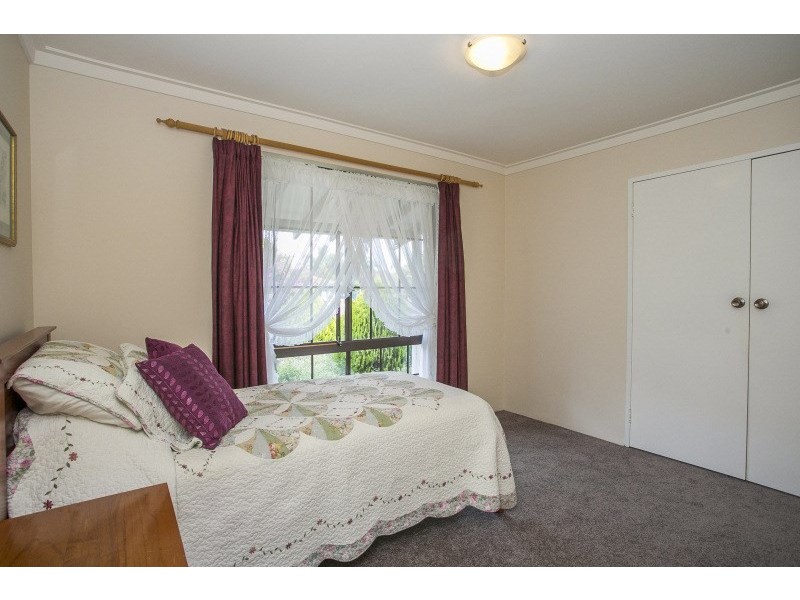 6 Ind Street, Lesmurdie WA 6076