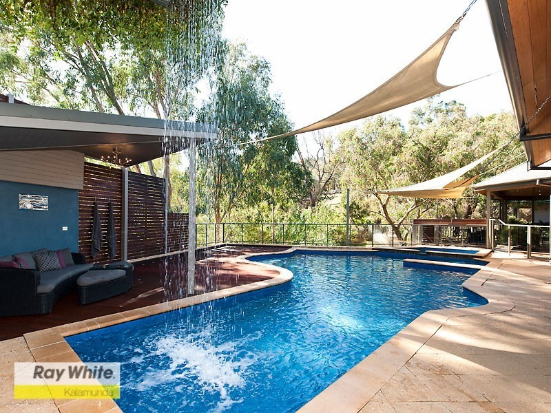 27 Persimmon Place, Kalamunda WA 6076