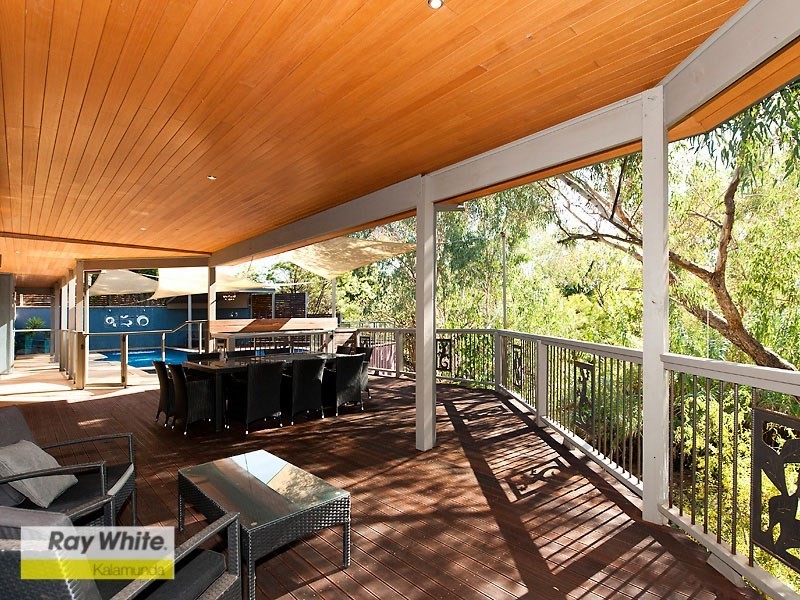 27 Persimmon Place, Kalamunda WA 6076