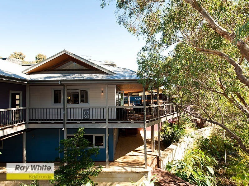 27 Persimmon Place, Kalamunda WA 6076